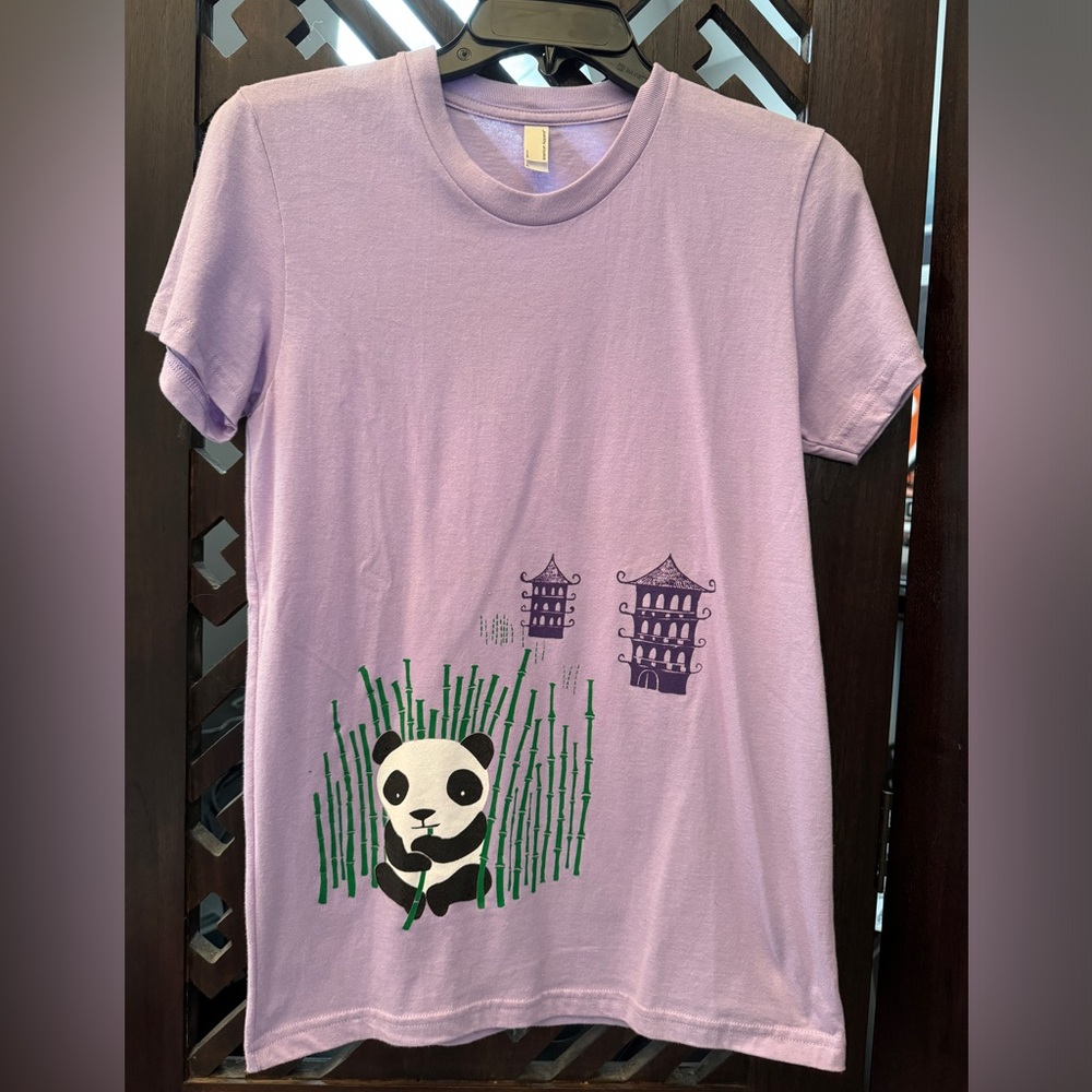 Squidfire women's LG tee, panda with bamboo and pagodas